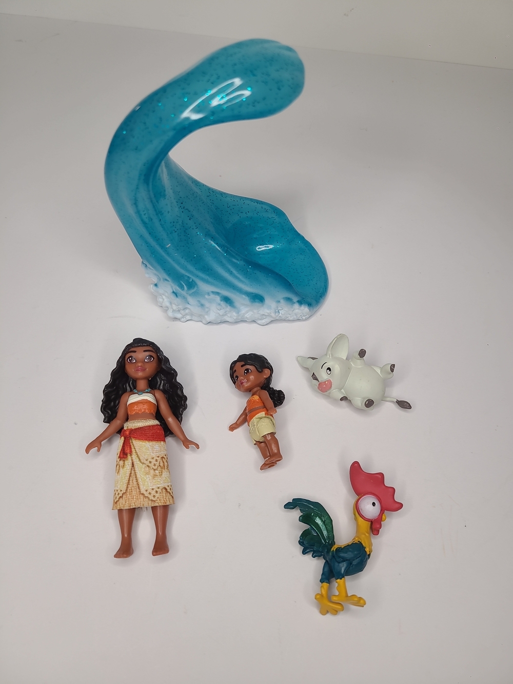 Disney Store Animators Moana HeiHei & Ocean Wave plus Moana & Simea Figures